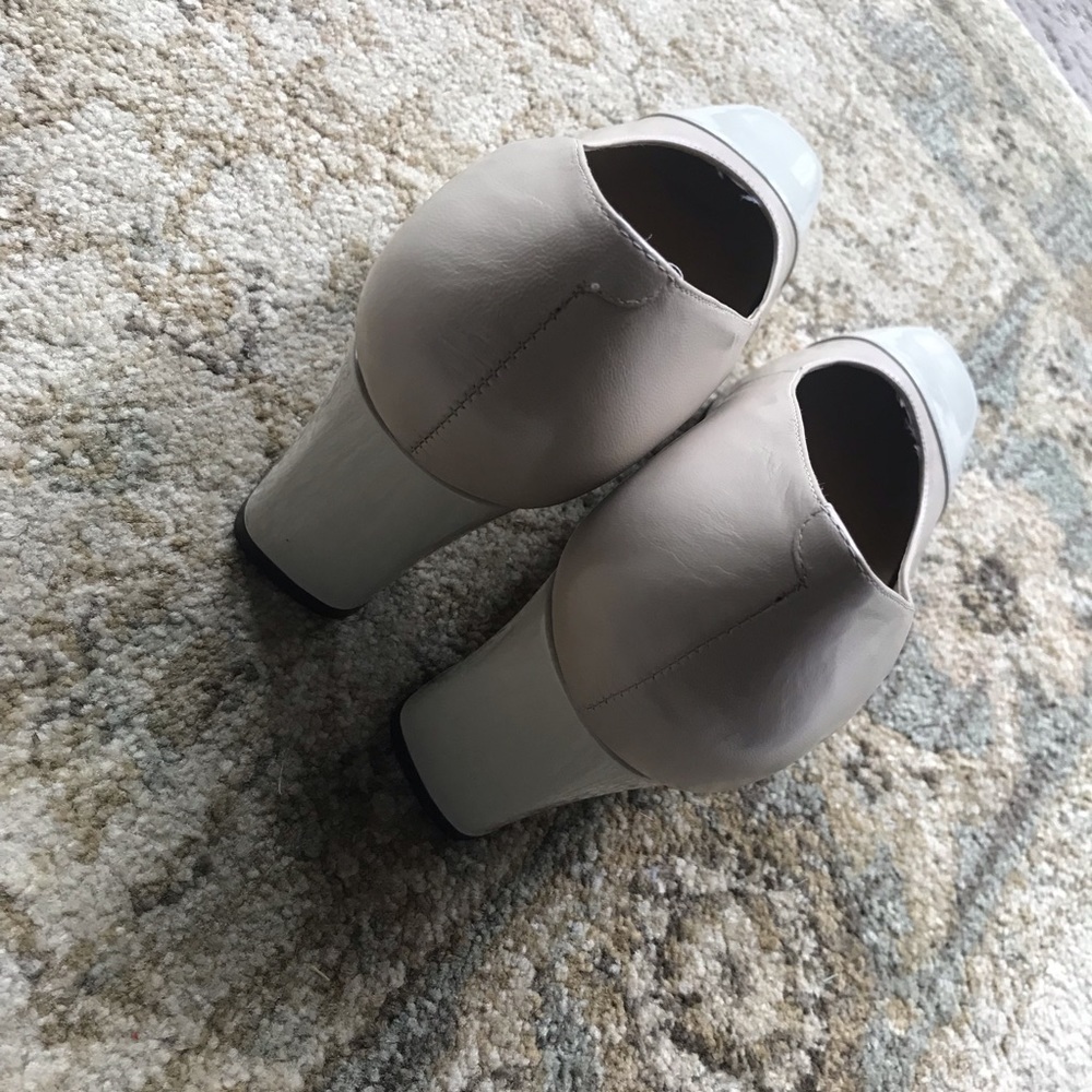 Bandolino Beige Heel - Picture 7 of 7